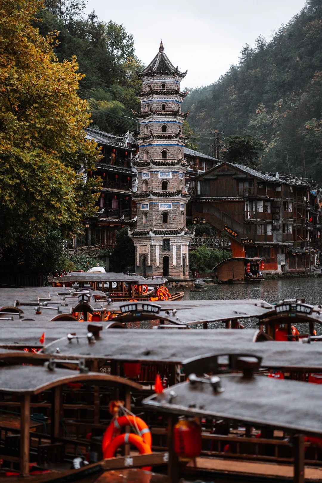 Fenghuang ancient town_2_scott Howes_湖南凤凰-来自52tours 我爱旅游网